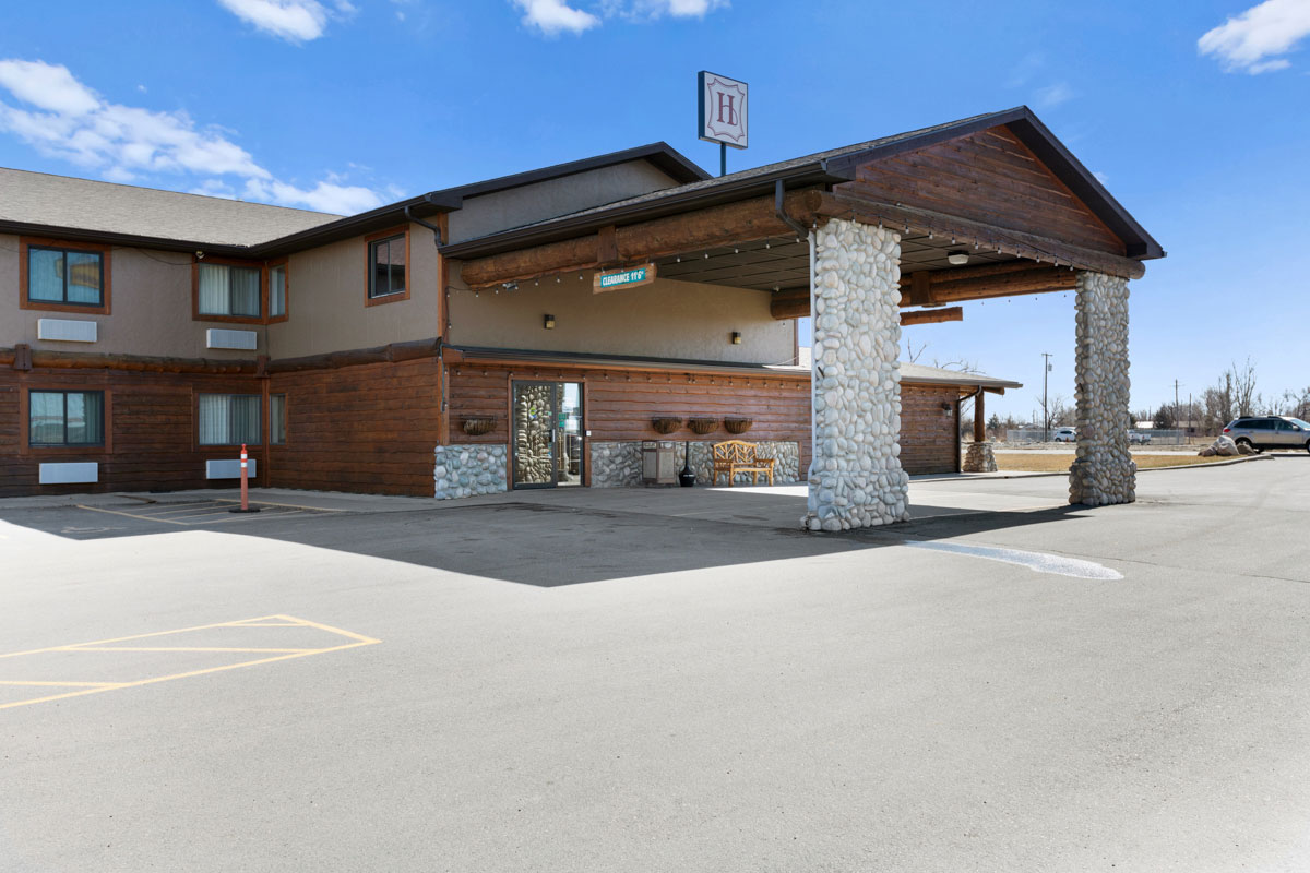 Main Entrance to Homestead Inn and Suites